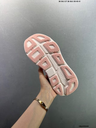 HOKA ONE ONE Bondi 9--1162012/WWH
