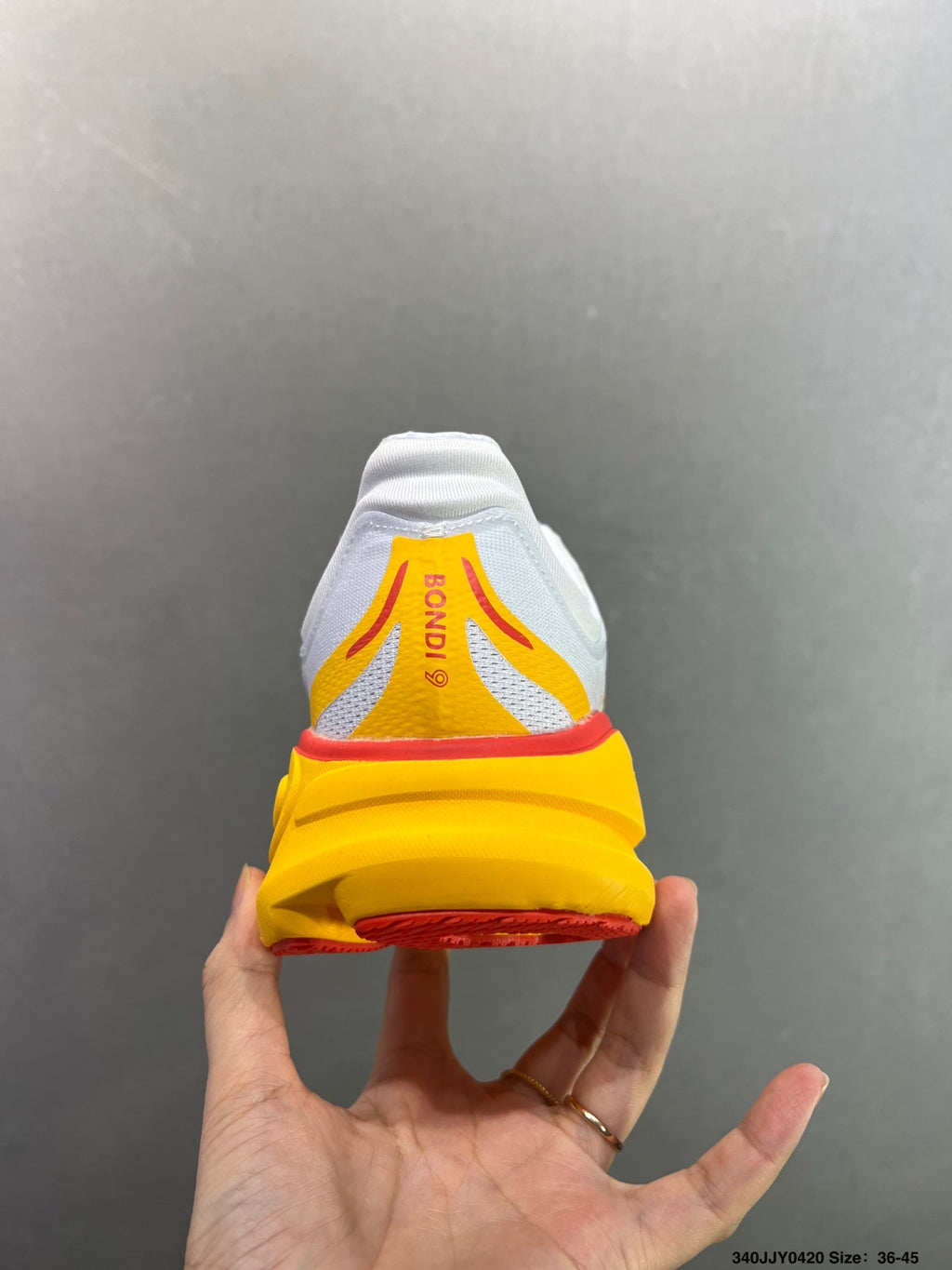 HOKA ONE ONE Bondi 9--1162013