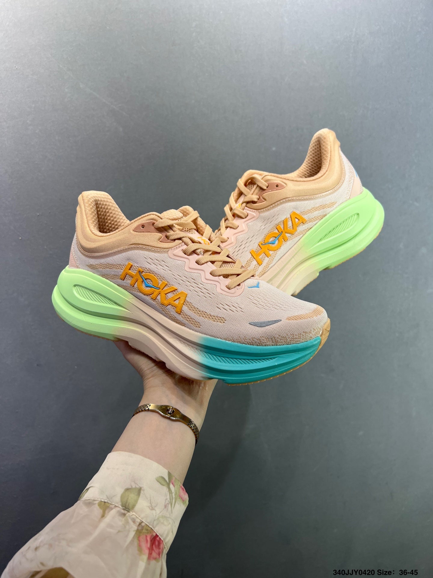 HOKA ONE ONE Bondi 9--1162013-4