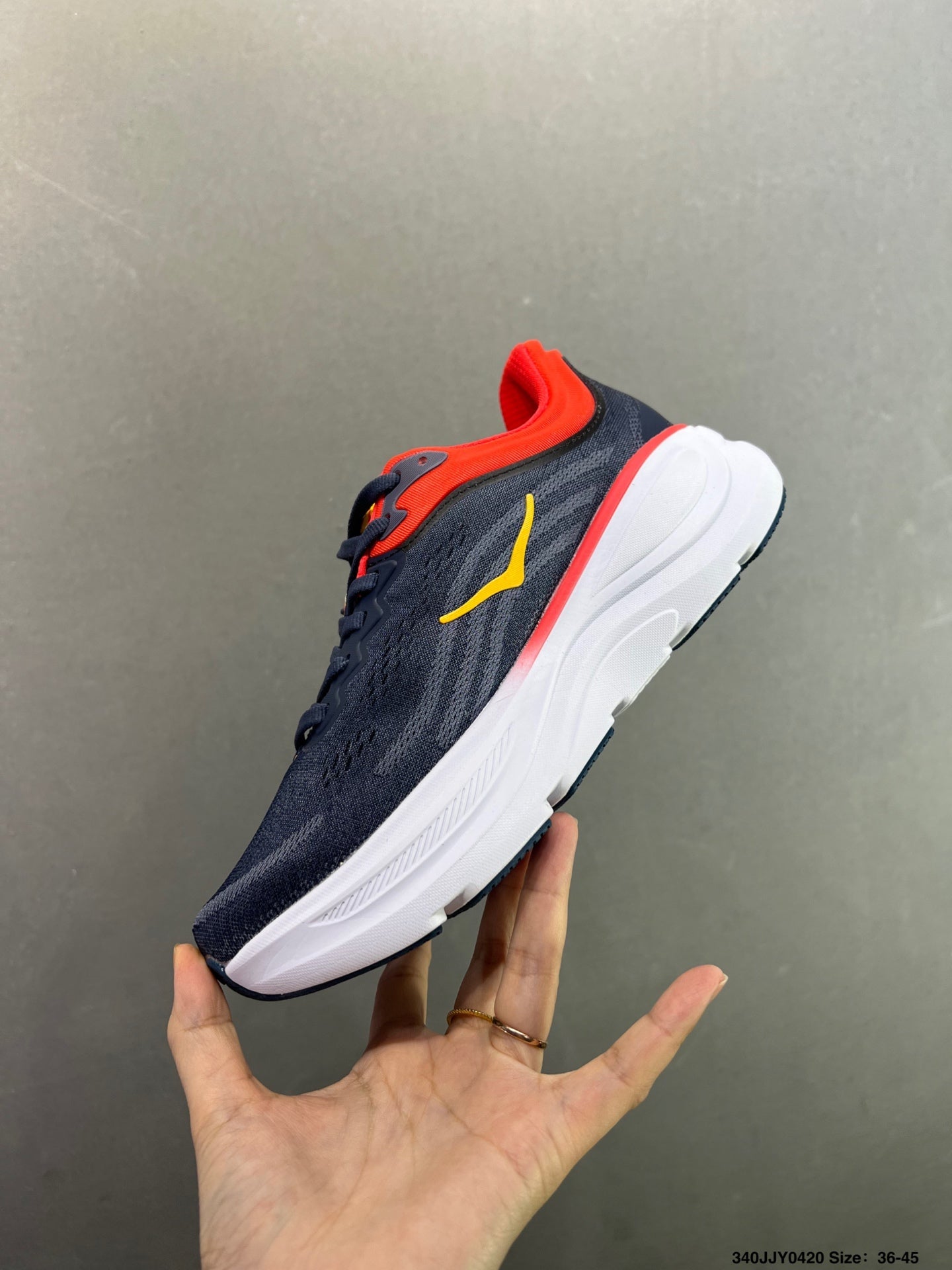 HOKA ONE ONE Bondi 9--1162013-8