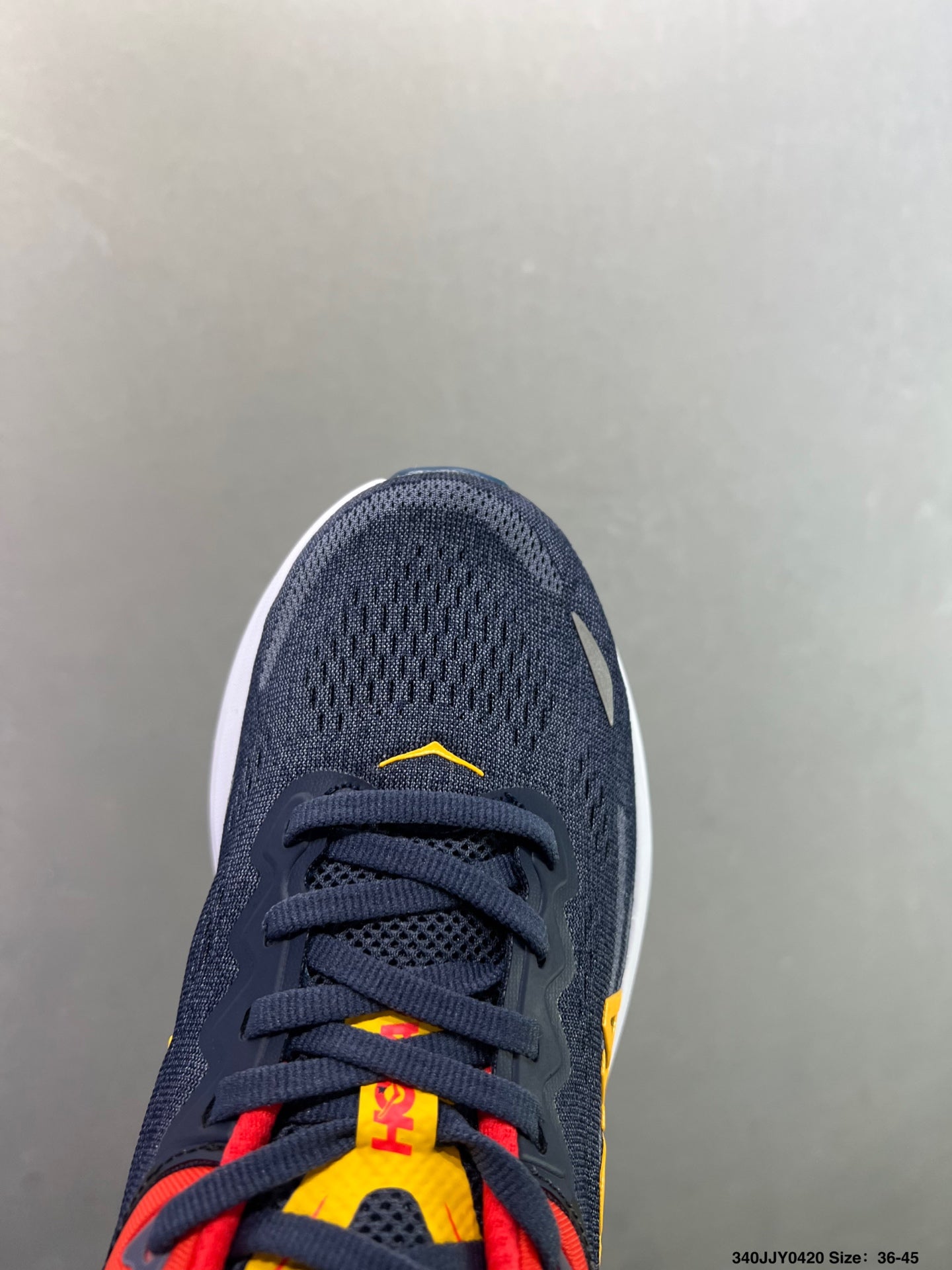 HOKA ONE ONE Bondi 9--1162013-8