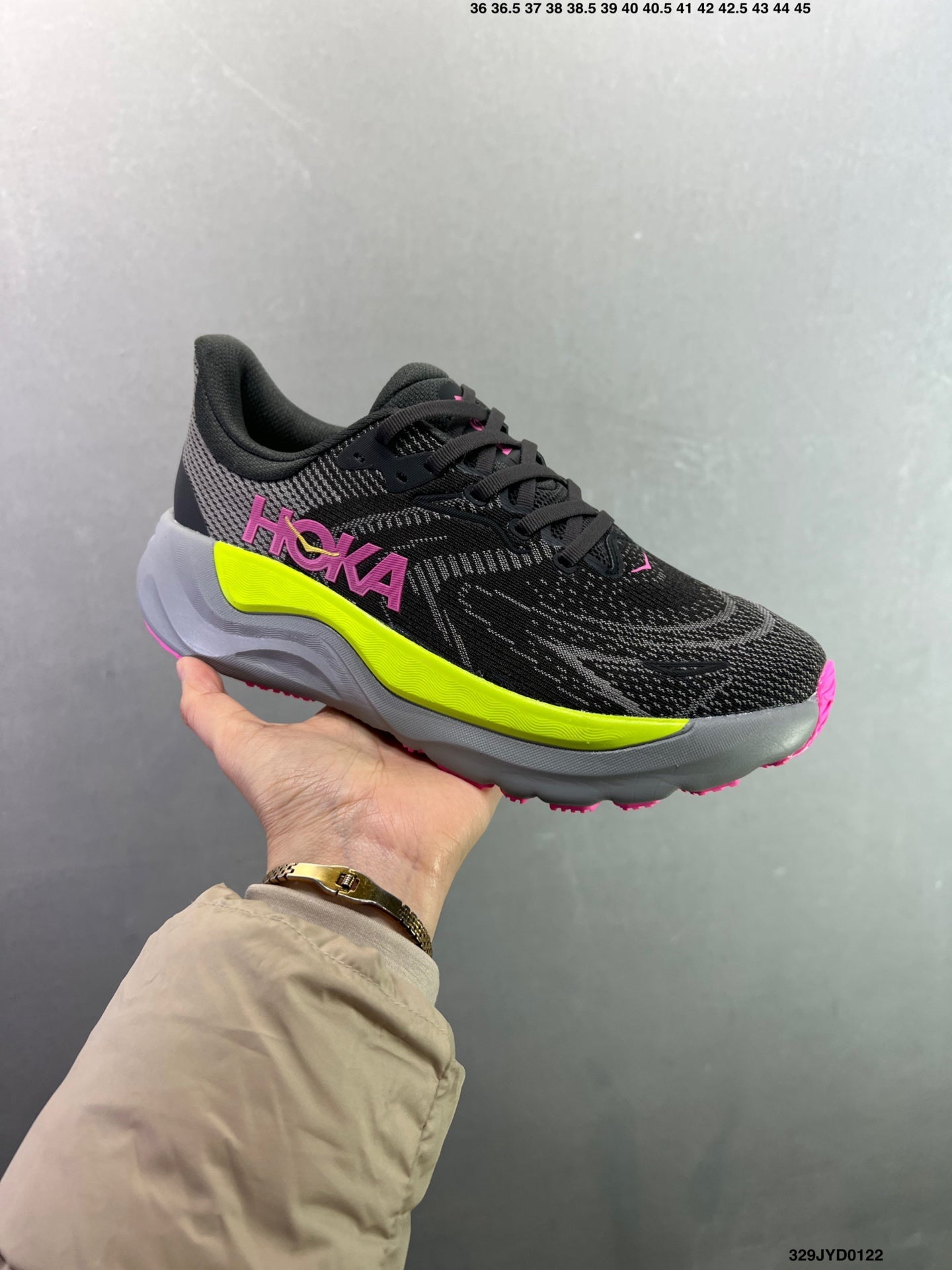 HOKA ONE ONE M ARAHI 8 --1168691